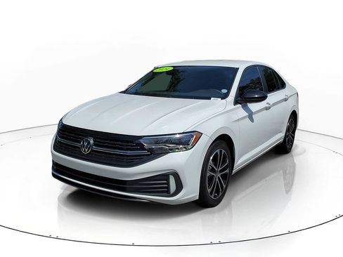 Used 2024 Volkswagen Jetta Sport FWD image 3