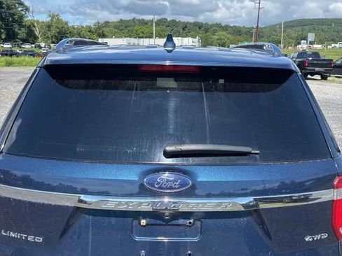 Used 2017 Ford Explorer Limited w/ Equipment Group 301A AWD/4WD image 13