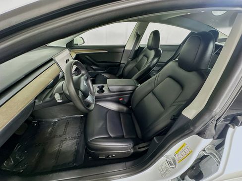 Used 2023 Tesla Model 3 Standard Range image 13