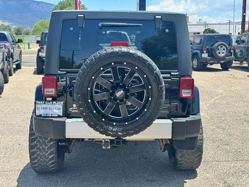 Used 2015 Jeep Wrangler Unlimited Sahara AWD/4WD image 6
