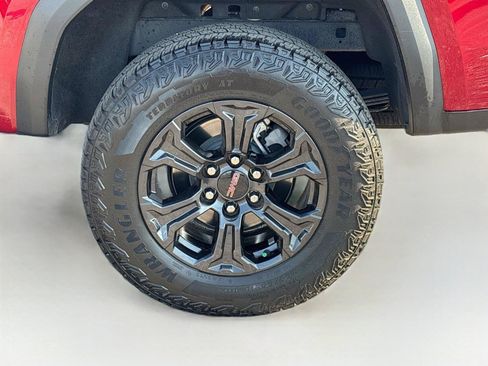 Used 2024 GMC Canyon Elevation w/ Elevation Premium Package AWD/4WD image 35
