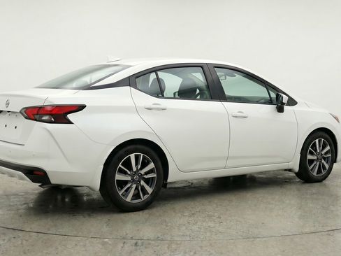 Used 2025 Nissan Versa SV FWD image 9