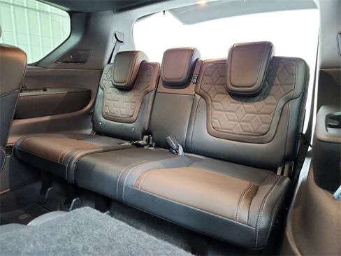 Used 2025 Nissan Armada Platinum Reserve image 45