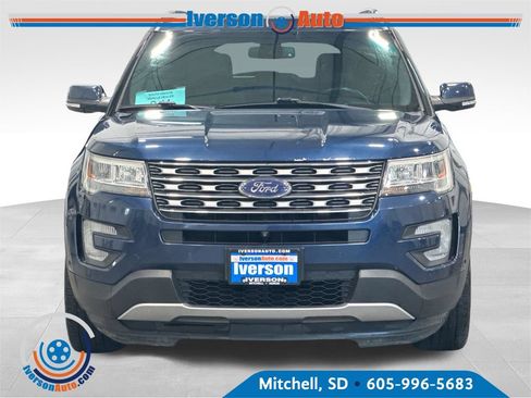 Used 2016 Ford Explorer Limited w/ Equipment Group 301A AWD/4WD image 3