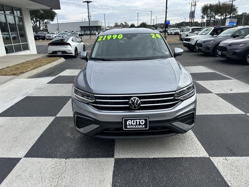 Used 2024 Volkswagen Tiguan S image 2