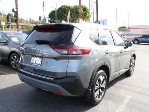 Used 2022 Nissan Rogue SV w/ SV Premium Package image 6