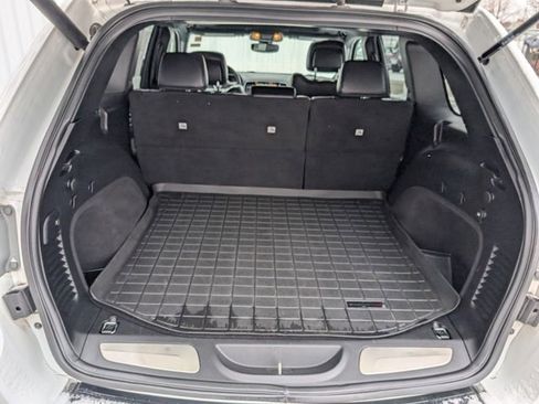 Used 2019 Jeep Grand Cherokee Limited image 25