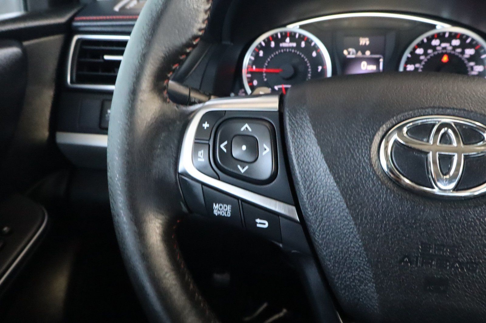 Used 2017 Toyota Camry SE FWD image 24