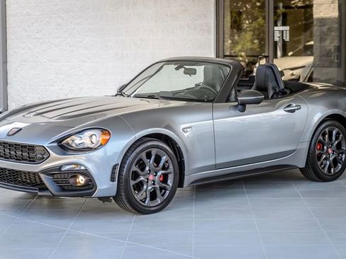Used 2017 FIAT 124 Spider Abarth image 9
