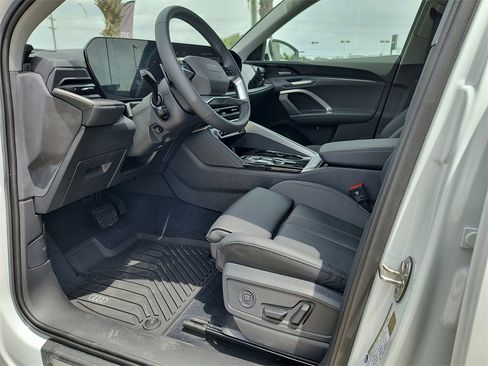 New 2025 Audi Q5 Premium Plus image 2