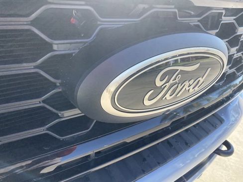 New 2026 Ford F250 Lariat w/ Black Appearance Package image 30