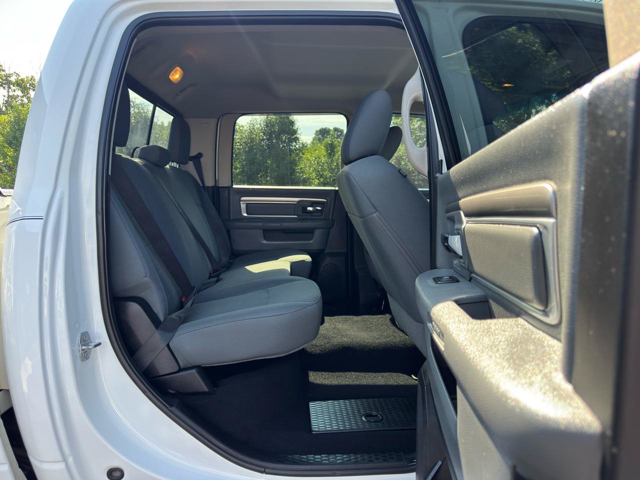 Used 2018 RAM 2500 SLT AWD/4WD image 14