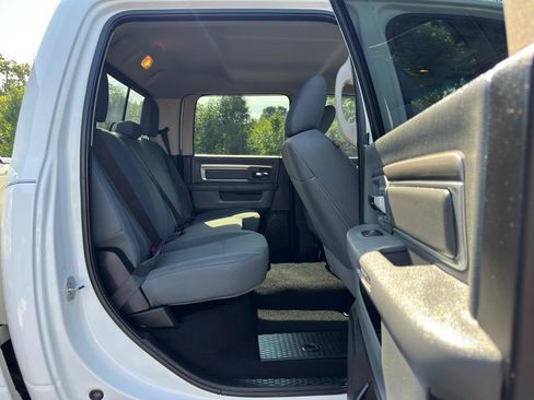 Used 2018 RAM 2500 SLT AWD/4WD image 14