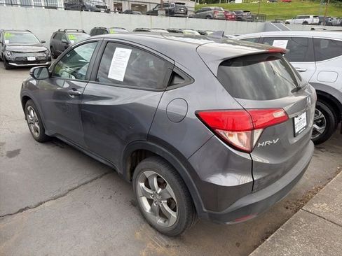 Used 2017 Honda HR-V EX image 2