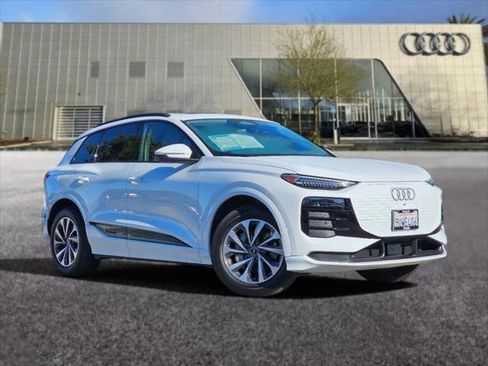 Used 2025 Audi Q6 e-tron Premium Plus w/ Premium Plus AWD/4WD image 1