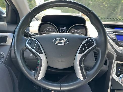 Used 2012 Hyundai Elantra Limited FWD image 17
