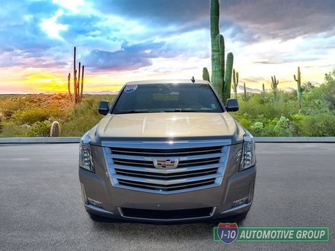 Used 2018 Cadillac Escalade ESV Platinum AWD/4WD image 3