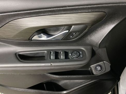 Used 2023 GMC Terrain SLE w/ Driver Convenience Package image 13