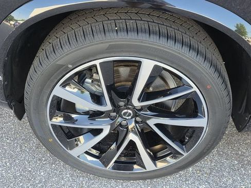 Used 2023 Volvo XC90 B6 Plus w/ Protection Package Premier AWD/4WD image 40