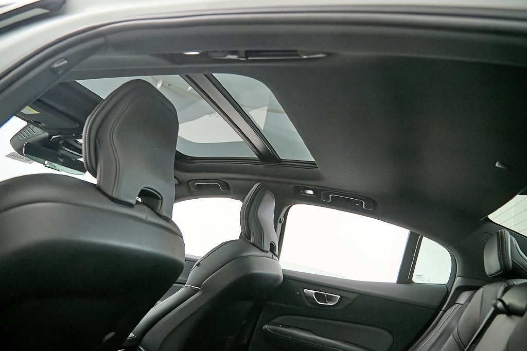 Certified 2025 Volvo S60 B5 Ultra AWD/4WD image 24