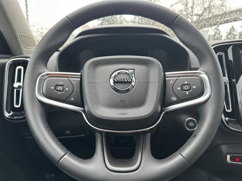 Used 2025 Volvo XC40 B5 Core w/ Protection Package Premier image 24