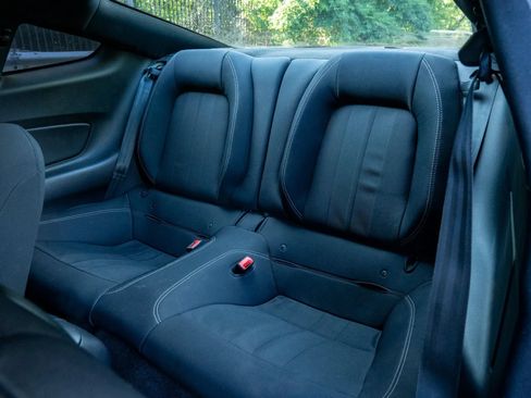 Used 2018 Ford Mustang GT RWD image 12