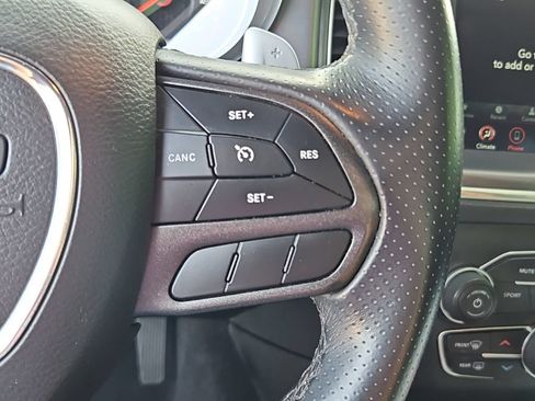 Used 2020 Dodge Charger SXT AWD/4WD image 12