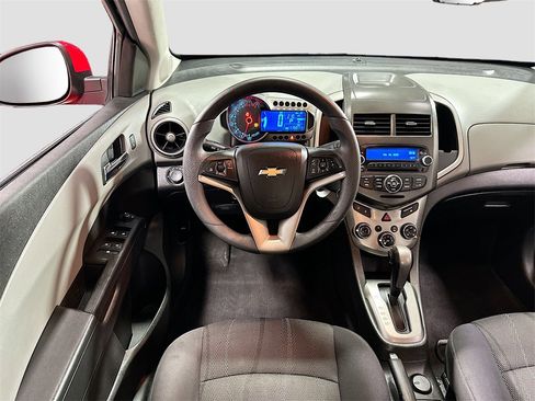 Used 2014 Chevrolet Sonic LT image 21