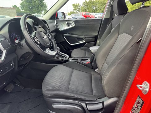 Used 2020 Kia Soul LX FWD image 30