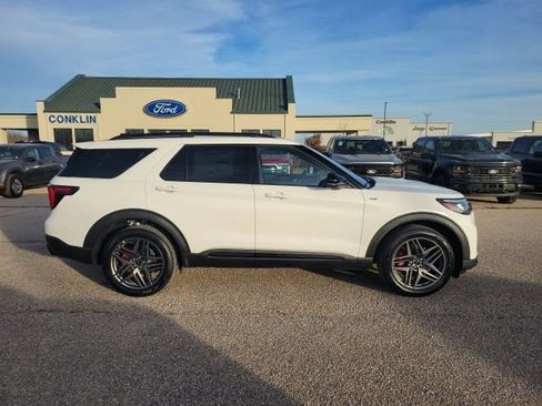 New 2026 Ford Explorer ST-Line w/ ST-Line Street Pack image 23