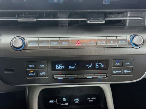 Used 2025 Hyundai Kona SEL FWD image 24
