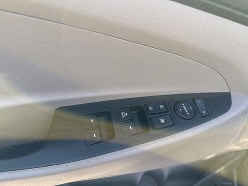 Used 2018 Hyundai Tucson SE image 17