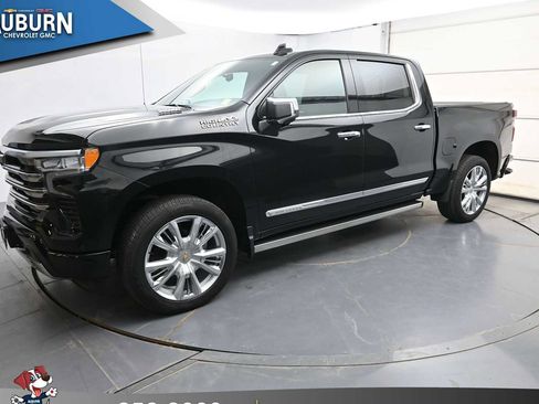 Used 2024 Chevrolet Silverado 1500 High Country w/ High Country Premium Package image 2