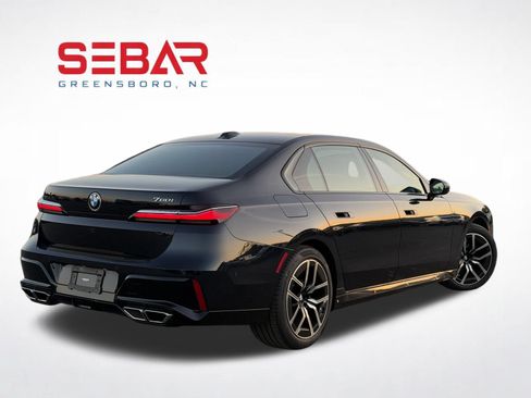 Used 2023 BMW 760i xDrive w/ Luxury Rear Seating Package AWD/4WD image 19