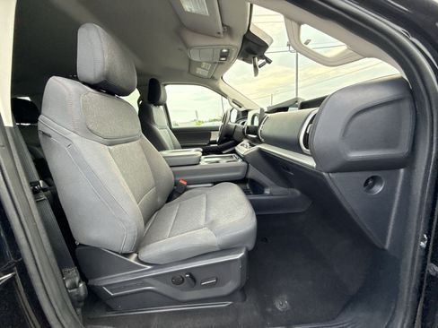 Used 2025 Ford Expedition Active AWD/4WD image 27