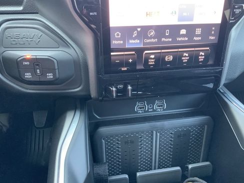 New 2025 RAM 2500 Laramie AWD/4WD image 26