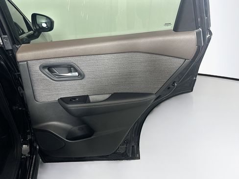 Used 2023 Nissan Rogue SV FWD image 28
