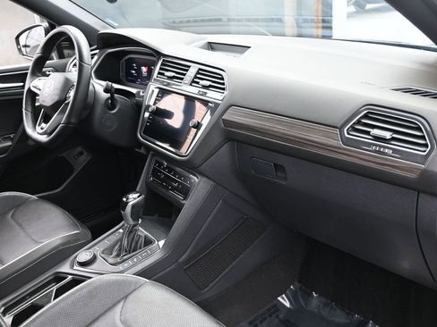 Used 2022 Volkswagen Tiguan SEL R-Line image 53
