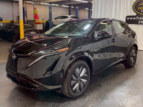 Used 2024 Nissan Ariya AWD image 3