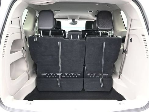 Certified 2023 Chrysler Pacifica Touring-L FWD image 24