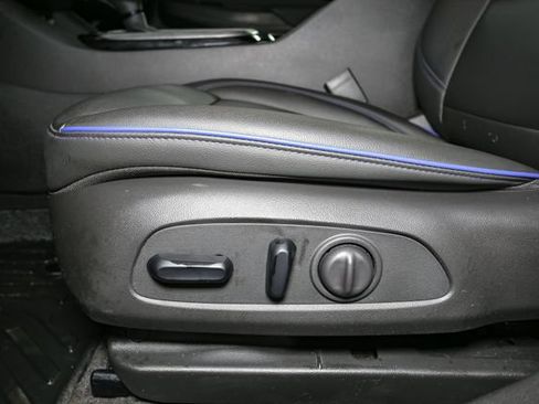Used 2024 Buick Envista Sport Touring w/ Convenience I Package FWD image 38