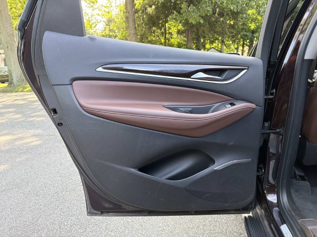 Used 2021 Buick Enclave Avenir w/ Avenir Technology Package AWD/4WD image 27