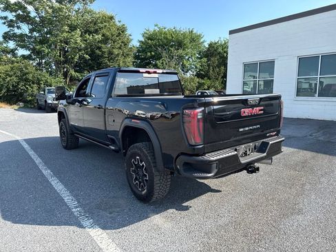Used 2025 GMC Sierra 2500 AT4X AWD/4WD image 3