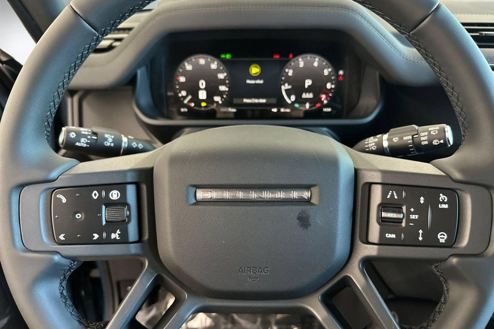 New 2026 Land Rover Defender 110 X-Dynamic SE AWD/4WD image 10