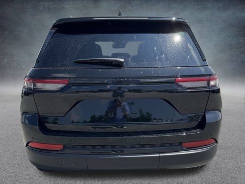 New 2025 Jeep Grand Cherokee 4WD image 6