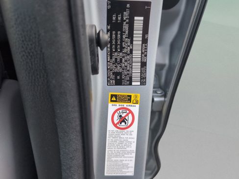 Used 2018 Toyota Highlander Limited Platinum image 25