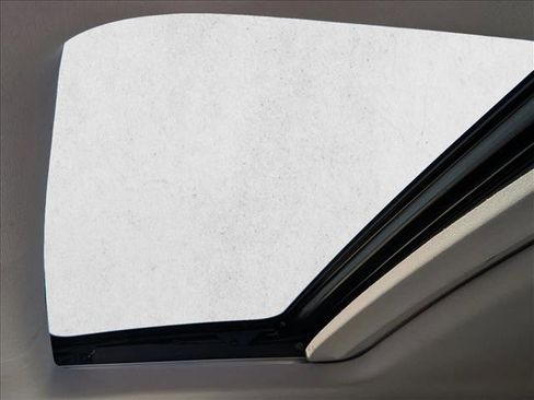 Used 2018 Honda CR-V Touring image 16