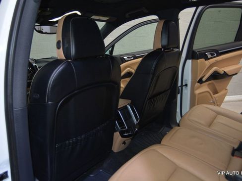 Used 2016 Porsche Cayenne image 20
