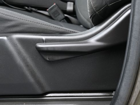 Used 2023 Chevrolet Silverado 2500 Custom w/ Custom Value Package image 10