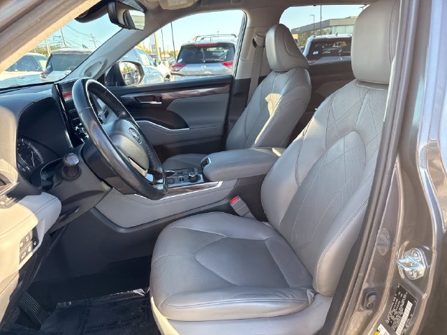 Used 2022 Toyota Highlander Platinum AWD/4WD image 13
